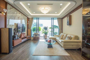 chính chủ thiện chí bán căn góc view hồ , 122m2 , 3pn , giá 12tỷ8 bao phí . lh 