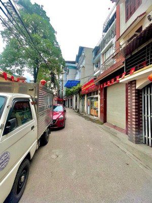bán nhà gần sát mặt phố từ liêm. mặt tiền 8m. giá 232 triệu/m2. không lỗi. không quy hoạch