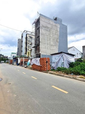 bán lô đất mặt tiền đ. võ văn hát, p. long trường, quận 9:
- dt 92.1m2, 4x23, thổ cư 66.9m2