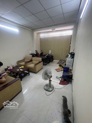 nhà điện biên phủ, gần hàng xanh, sát q1, cách 2 căn ra hẻm xe tải đua, dt49m2, giá 9,49 tỷ