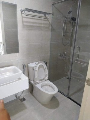 cần cho thuê gấp căn hộ central premium quận 8 dt 32m2, 1wc, nhà có máy lạnh, rèm cửa , giá 7,5tr