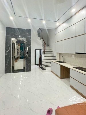 thái thịnh. 2 thoáng vĩnh viễn. 6 tâng thang máy. ôtô vài bước. lõi đống đa.. gần ga thái hà