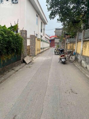 Bán mảnh đất xã Thuận An Gia Lâm đường oto tránh quanh 3 tỷ