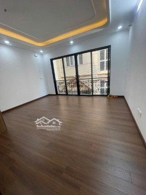 cần bán nhà xuân đỉnh 33 m2 x 7 tầng ô tô đỗ cửa , thang máy êm du chỉ 10.5 tỷ