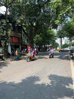 cực hiếm! nhà mặt phố nguyễn biểu - ba đình, sát hồ trúc bạch, vị trí siêu vip, sổ đỏ vuông đẹp!