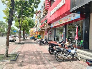 siêu phẩm mặt phố nguyễn văn cừ dt500m2, mặt tiền 20m, đang cho thuê 500tr/tháng, giá tt