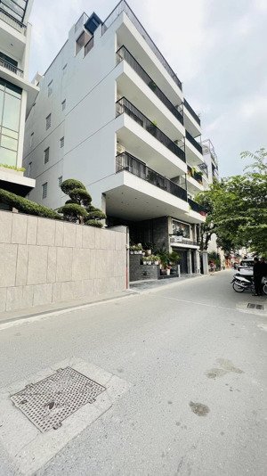 trích sài mt 10m 85 tỷ 215m2 ôtô vào nhà , 20m ra mặt hồ tây ,dòng tiền 120tr/th view hồ