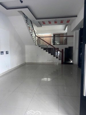 bán căn góc đường hoàng cầm b2 với đường c2 kđt vĩnh điềm trung, sẵn hd thuê