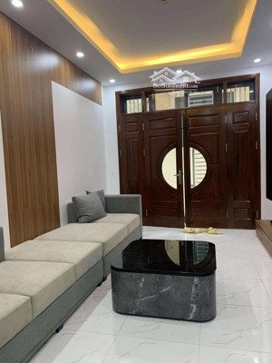 nhà xuân đỉnh 31 m2 x 5 tầng nhà mới gần chợ và các trường đại học chỉ 8.5 tỷ là sở hữu