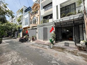 không có căn ss. bán căn nhà đẹp 04 tầng. ngay ng duy trinh-gần liên phường-global.để full nội thất