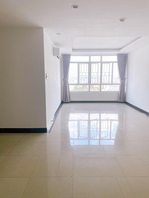 bán gấp căn hộ giai việt 150m2 3 phòng 3wc có sổ hồng 5tỷ850