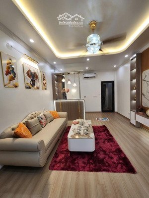 bán nhà 6 tầng thang máy xuân la 40m2, mặt tiền 4.5m, cách ô tô tránh 10m, sổ vuông
