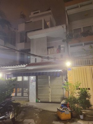 hàng hiếm nhà bán đường nguyễn trãi quận 1 nhà 2 tầng 60m2 cách mt chỉ 20m mua bán ngay 9,8 tỷ