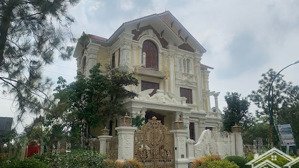 bán nhanh lô đất biệt thự vườn đào, tây hồ 290m2 giá chỉ 425tr/m2. thiết kế 6 tầng 1 hầm.