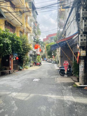 bán nhà 2 mặt thoáng - ngõ thông - sát ô tô tránh - giá tốt. giá bán 16.75 tỷ