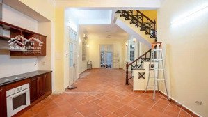 hiếm, ngõ thông gần phố vài bước ra mặt hồ tây, ở hoặc xây chdv cực đẹp 120m2 mt gần 8m giá 39.9 tỷ