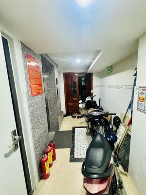 tòa căn hộ 4,5 tầng cạnh sân bay đà nẵng 11 phòng full khách doanh thu 40 tr/tháng chỉ 12 tỷ