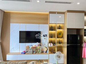 cần bán căn 30m2 studio full đồ mới đẹp giá 3,280 tỷ bao phí toà land mark ecopark