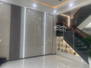 siêu phẩm 3 tầng mặt tiền đường nguyễn đức thiệu dĩ an hcm , dt 88m ( 5,5 x 16 ) 4pn 5wc