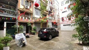 hơn 7 tỷ oto vào nhà - phạm văn đồng bắc từ liêm - 10m ra phố - dân xây chắc chắn - ở cực sướng