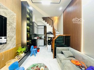 siêu phẩm nhỏ tiền bay nhanh phố tây sơn, 5 tầng đẹp. vị trí đắc địa, chủ xây tâm huyết. giá 6,6 tỷ