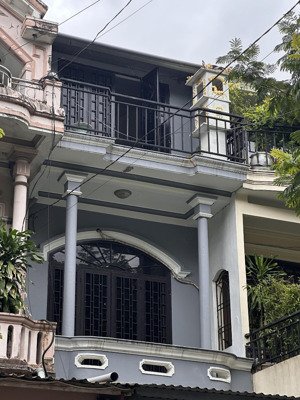 cần bán nhanh nhà mặt tiền đường yết kiêu, p thuận hoà, khu thành nội. tp huế