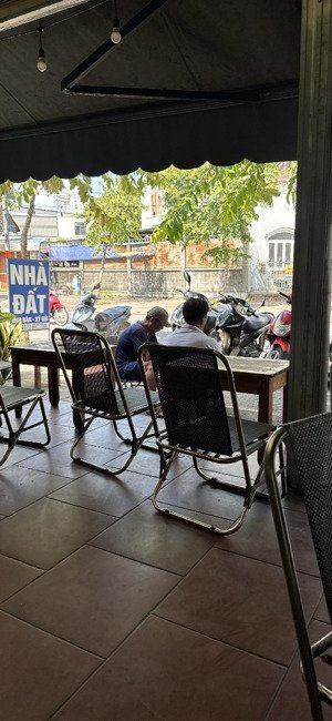 bán nhà song hành hóc môn 10x20m hai sổ 5m giá 18.4 tỷ nhà mặt tiền vi trí vip mặt tiền nhựa song