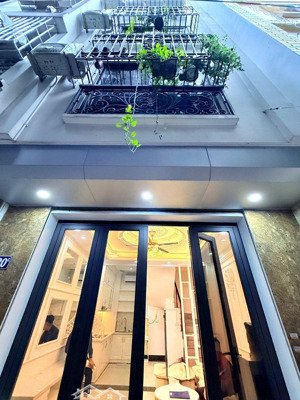 nhà đẹp ở ngay - pháo đài láng - đống đa, kinh doanh nhỏ, ngõ thông 31m, 5t, mt 4.1m. 8.95 tỷ