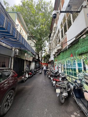 nhà hoàng quốc việt 2 bước chân ra phố nghĩa tân hoàng quốc việt nhà đẹp đáng phải mua ngay