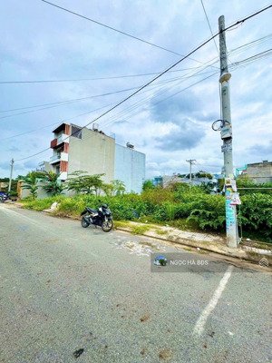 chủ ngộp đất hẻm 1/ trường lưu dt 105m2 full thổ, đường rộng 10m có vỉa hè sau chợ long trường shr