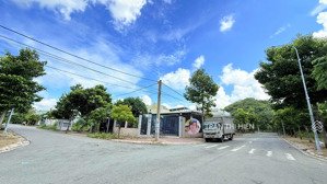 bán nhà lô góc 2 mặt tiền điện biên phủ - tái định cư long hải - 20m x 11m - cách biển chỉ 2km