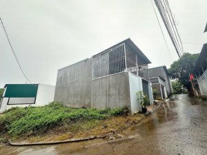 hẻm 125 ywang khu dân cư đông đúc đường ô tô tận nơi .