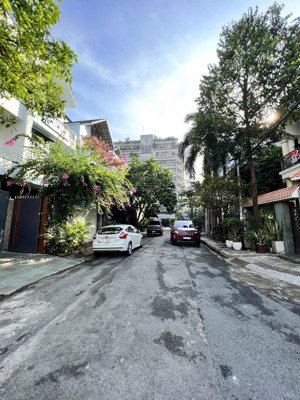 bán nhà hẻm 10m gò dầu ( gần tân sơn nhì ) dt : 8x26m - 2 lầu st - gía : 24 tỷ tl