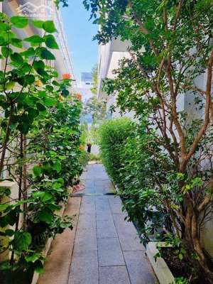 biệt thự đẹp, giá tốt , sát vin phú quý