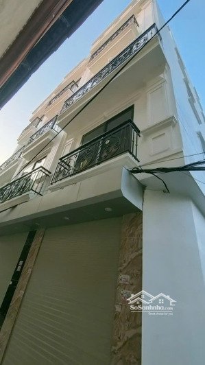 bán nhà 4.5.tầng thổ cư sổ đỏ. dt 32.1 m.mt 3.72 m.hậu 3.74 m.ở la phù hoài đức hn.