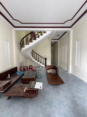 bán nhà 2 tầng trục chính thôn quang châu- hoà châu nay là hoà xuân mới, đường chính vừa ở vừa kd