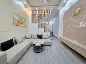 13tỷ hơn , bán nhà mỹ đình- ô tô tránh 5m - gần bx mỹ đình - bệnh viện 19-8- sân vận động mỹ đình