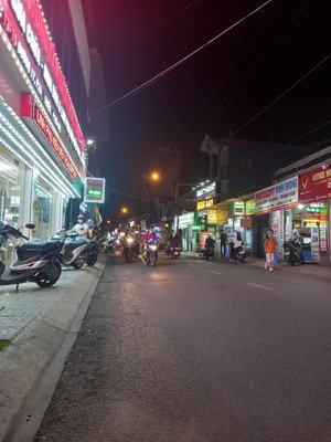 bán nhà mặt tiền kinh doanh,phường linh chiểu,ngang 8.6m gần các trường đại học,cao đẳng giá 4 tỷ