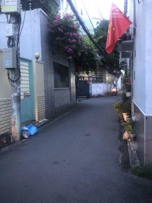 100m2- chdv 40tr/ tháng, nguyễn thị thập,q7