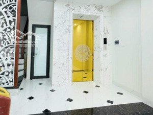 phân lô tôn đức thắng. 6 tầng thang máy. ôtô đỗ cổng. 39m2. full nội thất. dọn về ở ngay.