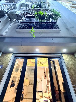 bán nhà pháo đài láng đống đa dt 31m x 5t x mt 4,1m giá 8,95 tỷ có thương lượng