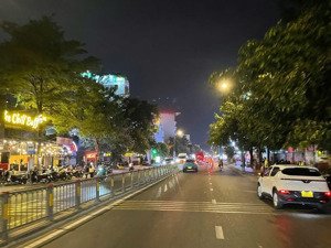 bán nhà đường trần thái tông 70 m² 3 tầng 6 tỷ hẻm oto .