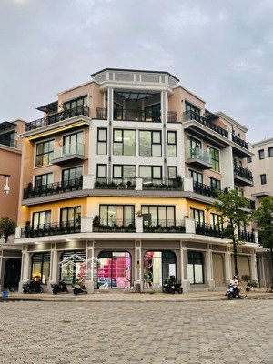 thuê văn phòng 1000m, miễn phí dịch vụ, an ninh 24/7, giá cực ưu đãi chỉ 30tr/th.