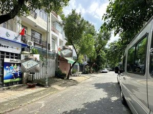 bán nhà 2 tầng lầu hxh tại huỳnh tấn phát, 65m2 quận 7, gần nguyễn thị thập tp hcm chỉ nhỉnh 6 tỷ