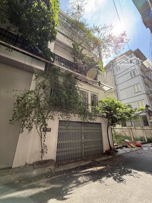 lô đất hiếm phố hot giữa trung tâm ba đình -288m2 -78tỷ
gần liễu giai -linh lang -đội cấn -kim mã..