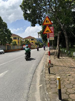 ô tô vào nhà 6 tầng thang máy việt hưng hoa lâm 32m2. cách bigc lb vài trăm mét. giá bán 7,9tỷ ctl