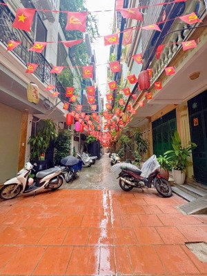 bán nhà văn miếu quốc tử giám, 44m², 5 tầng, thang máy, lô góc ô tô đỗ cửa - giá 17.1 tỷ!