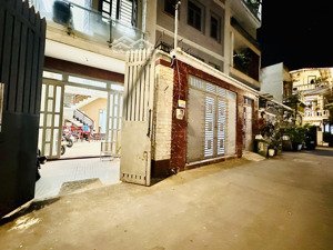 cho thuê mặt bằng và có phòng ở lại đầy đủ tiện nghi