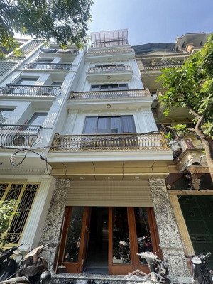 bán nhà riêng tại hào nam - gara ô tô - thang máy 7 tầng , 22 tỷ, 50m2, 4pn, ngõ thông kinh doanh