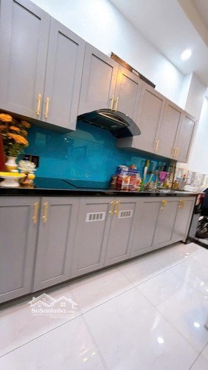 cách mặt tiền đoàn văn bơ chỉ 10m - nhà mới 2 tầng 61m2 - 4tỷ8